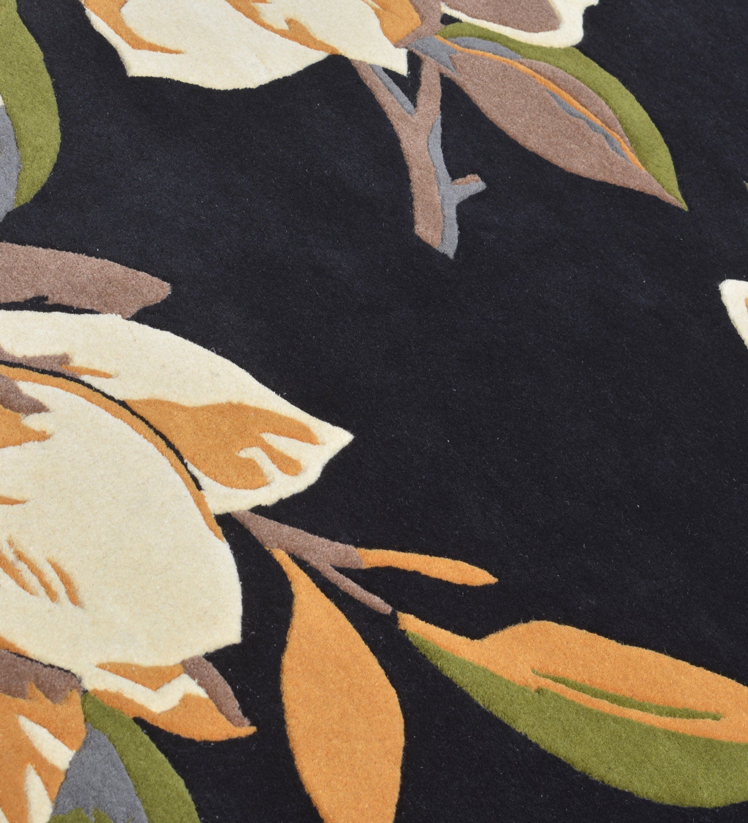 Flowpet Black Ivory Green Magnolia Wool Rug – Botanical Floral Close-Up Detail – Hand Tufted Rugfine