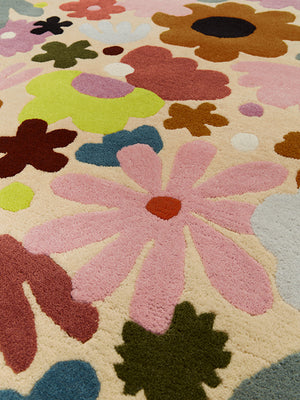 Zestnik Cream Blush Pink Burnt Orange Square Rug – Close-Up Garden Detail – Rugfine