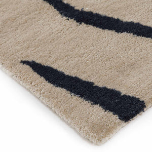 Flooky Ivory Navy Gold Bamboo Leaf Rug – Detail Closeup 02 – NZ Wool Rugfine