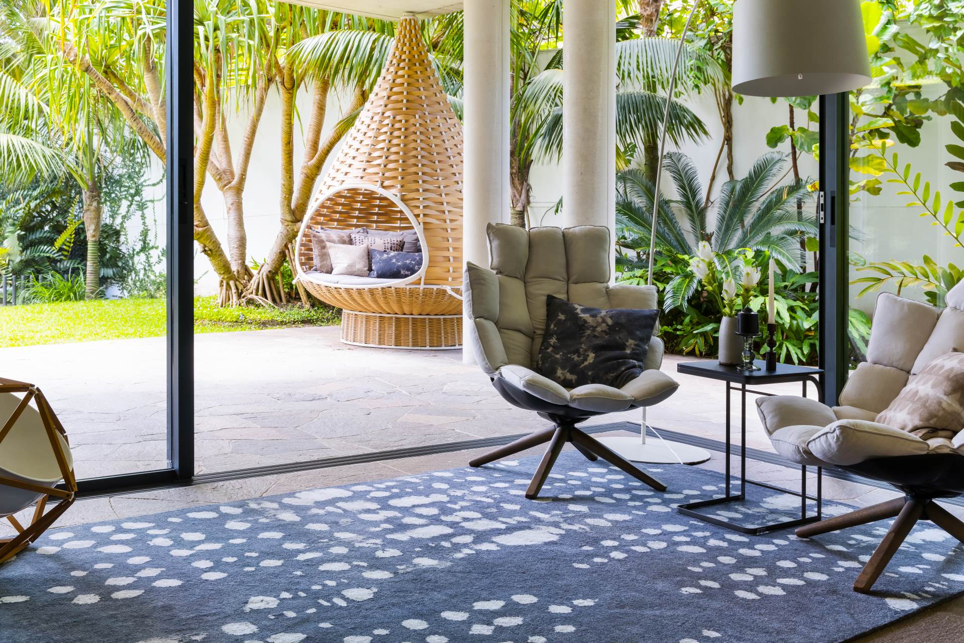 Charcoal Grey Ivory Luxury Wool Area Rug – Serenix Shibori Love Note 100% New Zealand Wool by Rugfine – Lifestyle View 1