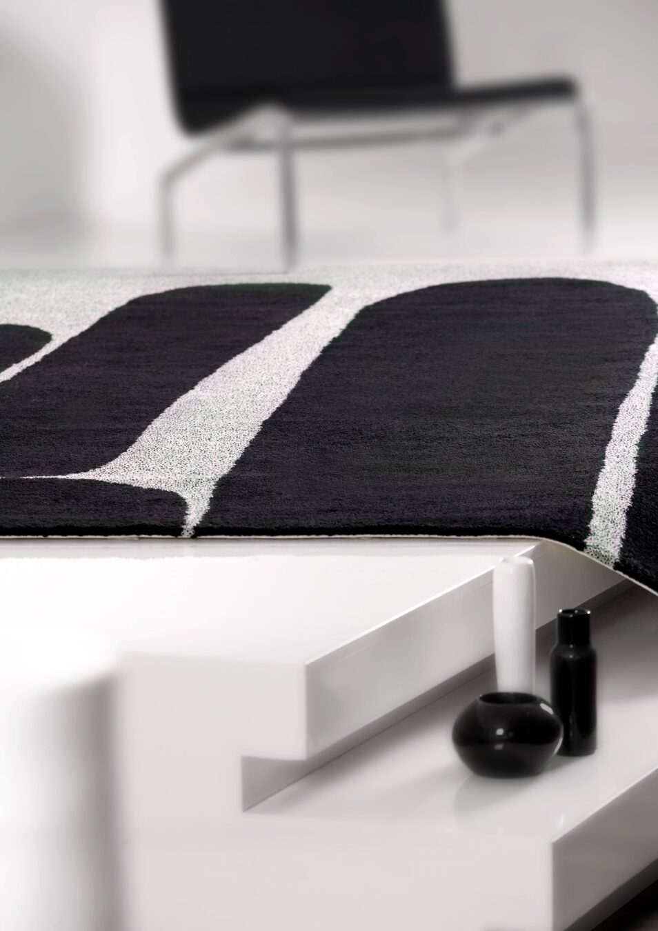Vibrae Black Light Grey Wool Rug – Abstract Sticks Design Lifestyle View – Hand Tufted Rugfine